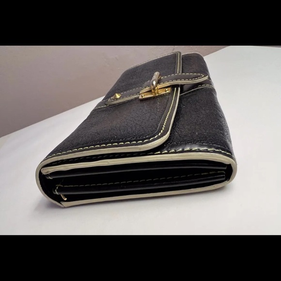 Louis Vuitton Suhali Wallet, Authentic - Picture 5 of 13